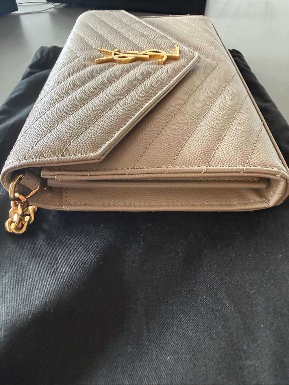 Saint Laurent Cassandre Matelassé Leather Wallet on a chain - Picture 7 of 16